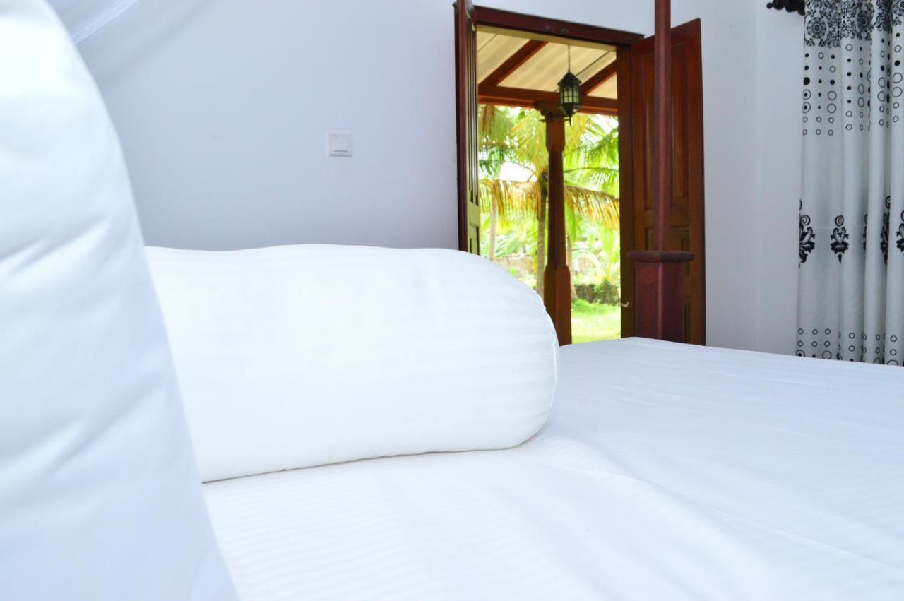 Surf Front Hotel Ahangama Exterior foto